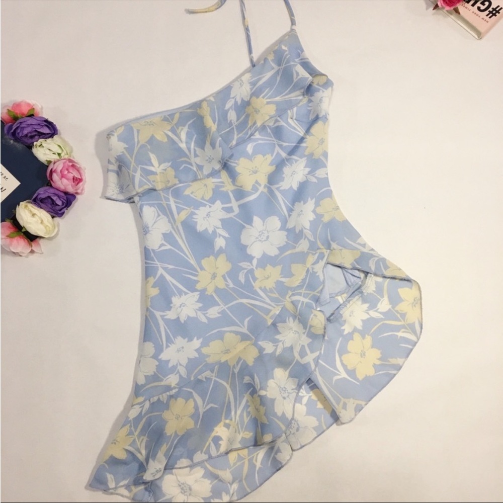 Vintage Guess One-shoulder Light Blue Floral Spring top